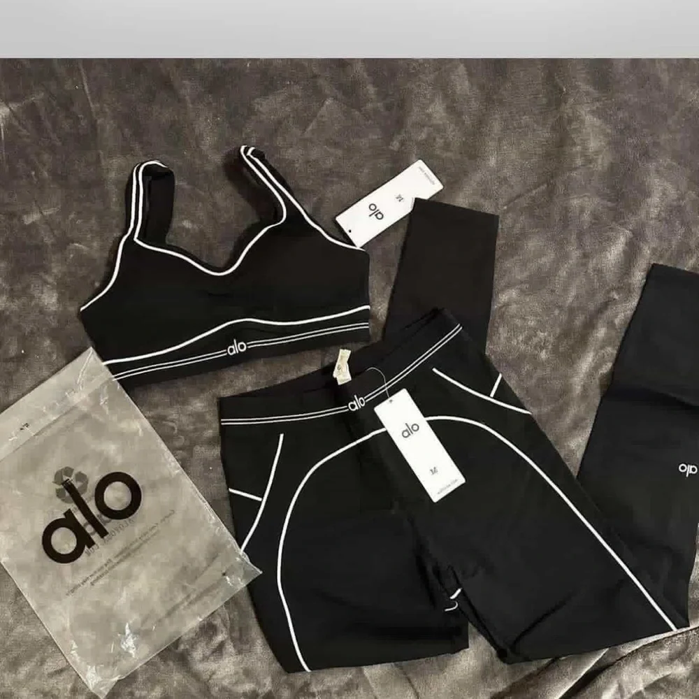 ALO Yoga Black Leggings & Sports Bra Set with White Piping - Picture 1 of 2